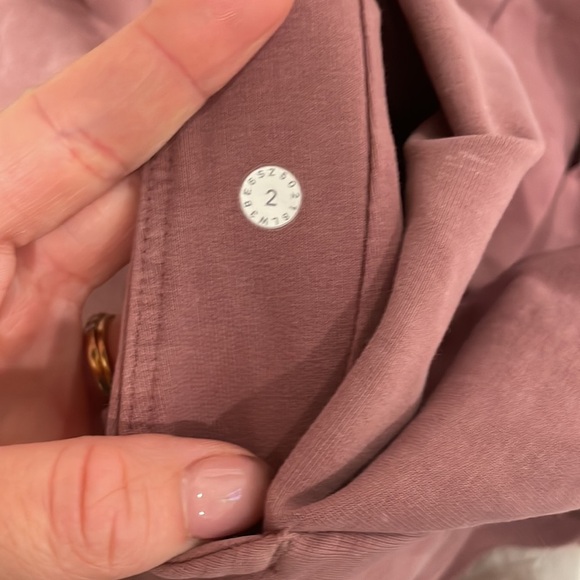 LULULEMON hoodie. Dusty rose. Size 2 - Picture 4 of 4